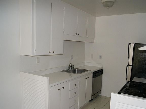 3rd image of 185 Sierra Dr APT 207