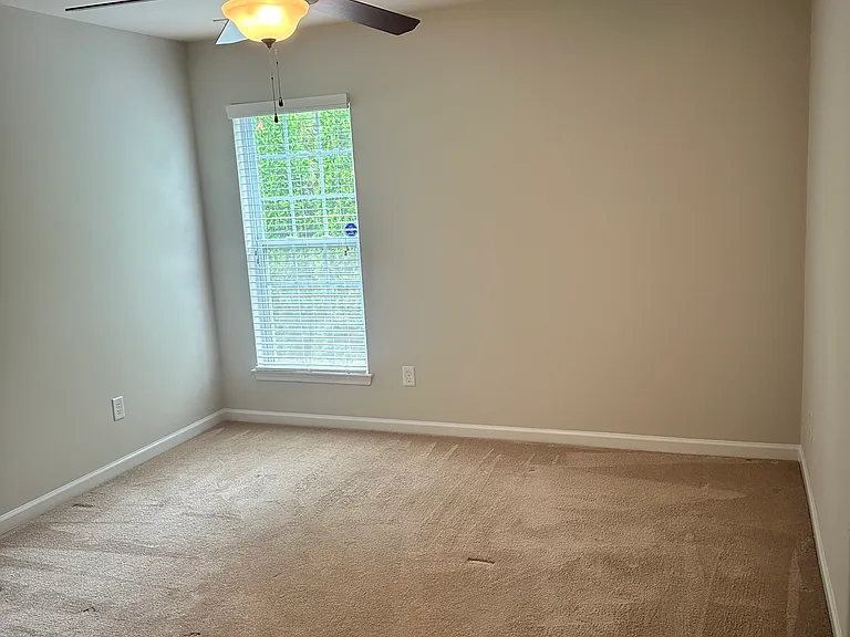 9002 Bishop Crest Ln — Photo 16