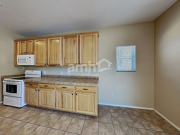 4th image of 1115 W Calle Puesta Del Sol