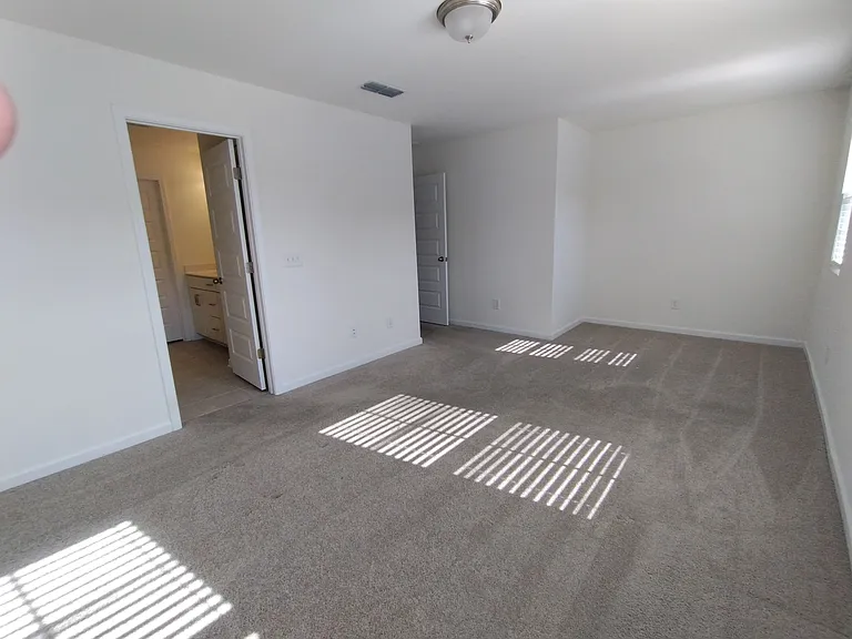 112 Brighton Ln W — Photo 12
