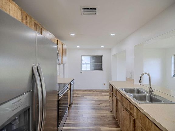 5th image of 4800 NW 44th Avenue