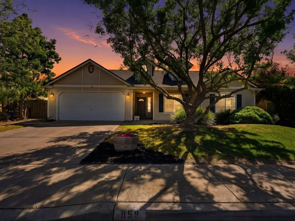 859 W Julia Way, Hanford, CA 93230