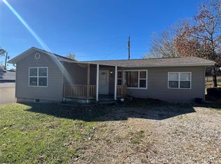 203 N Waller St, Crocker, MO 65452