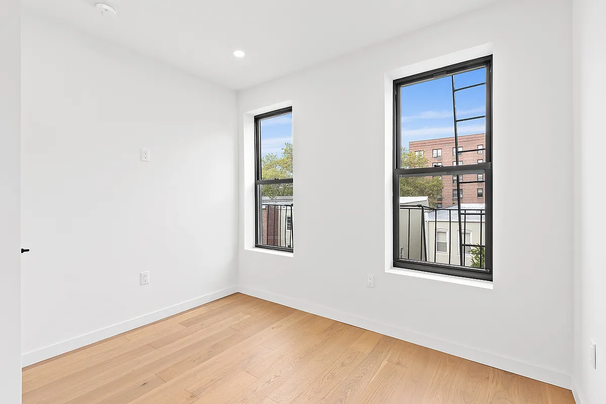 Building Photo - 48-36 41st St #3C