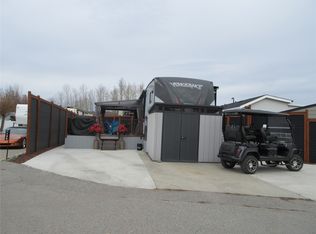 415 Commonwealth Rd #203, Duck Lake 7, BC V4V