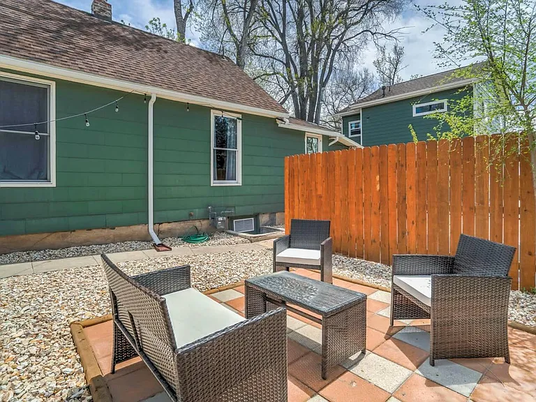 815 E Cache La Poudre St #A — Photo 13