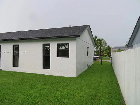 4th image of 26682 SW 125th Ct