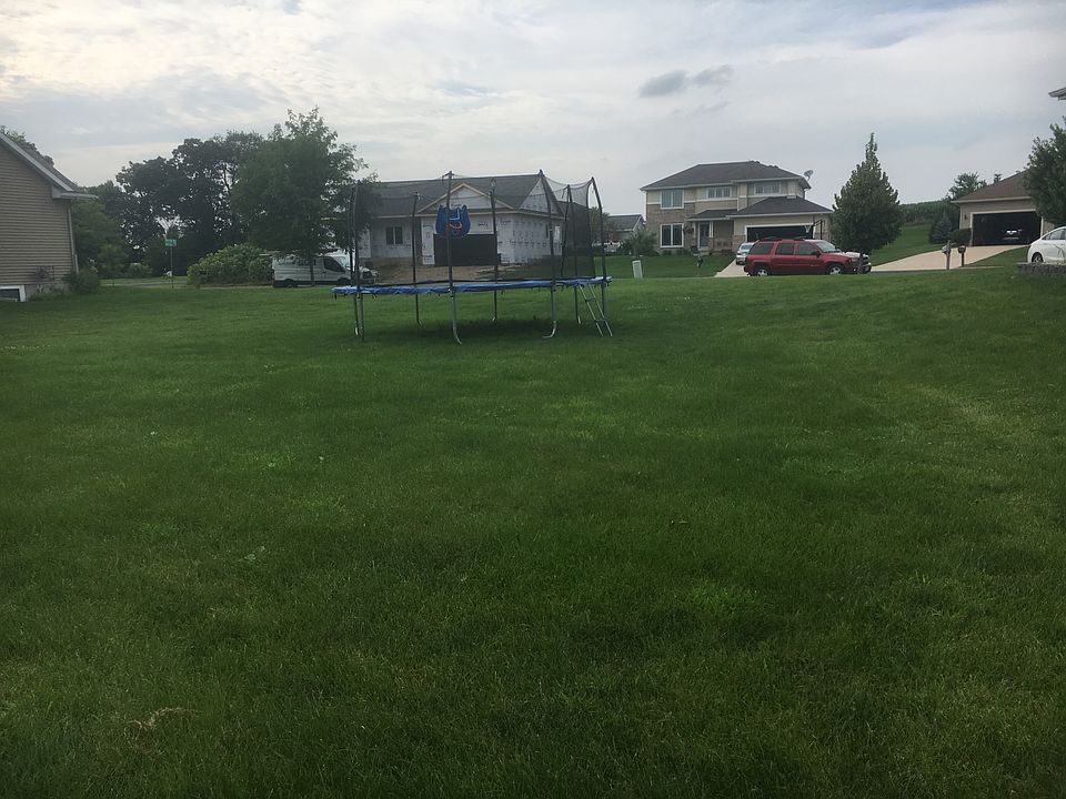 2nd image of 1717 Oakridge Ct
