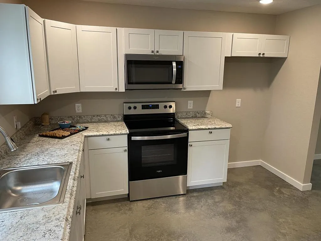 3082 College St — Photo 3