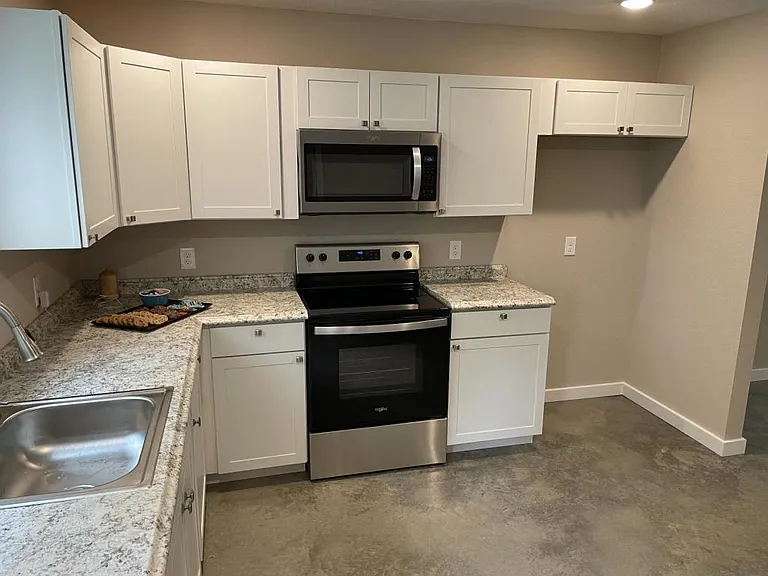 3082 College St — Photo 3