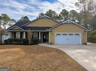 102 Lexington Ln, Kingsland, GA 31548