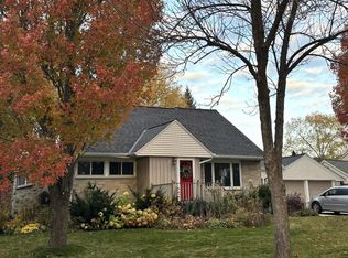 W73N917 London Ct, Cedarburg, WI 53012