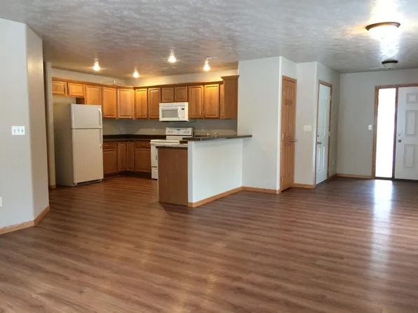 301 E 5th St Unit 109, Hartford, SD 57033