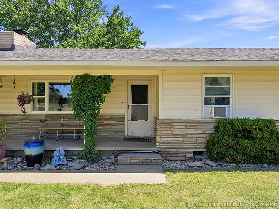 3rd image of 9138 N 440th Rd