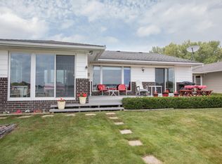 2710 Breezy Heights Dr, Milford, IA 51351