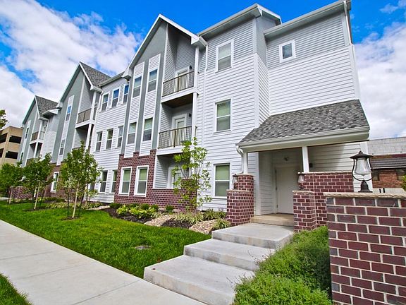 2nd image of 4447 Washington St #1B