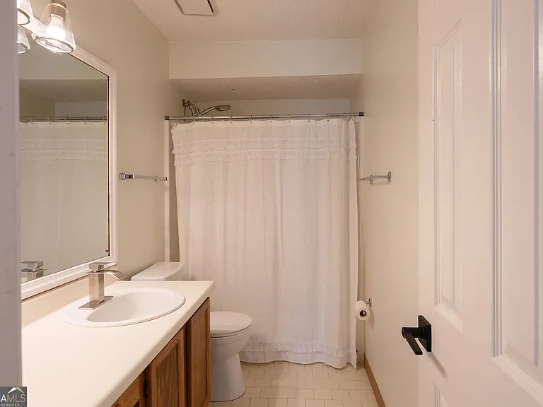112 Glendale Dr — Photo 11