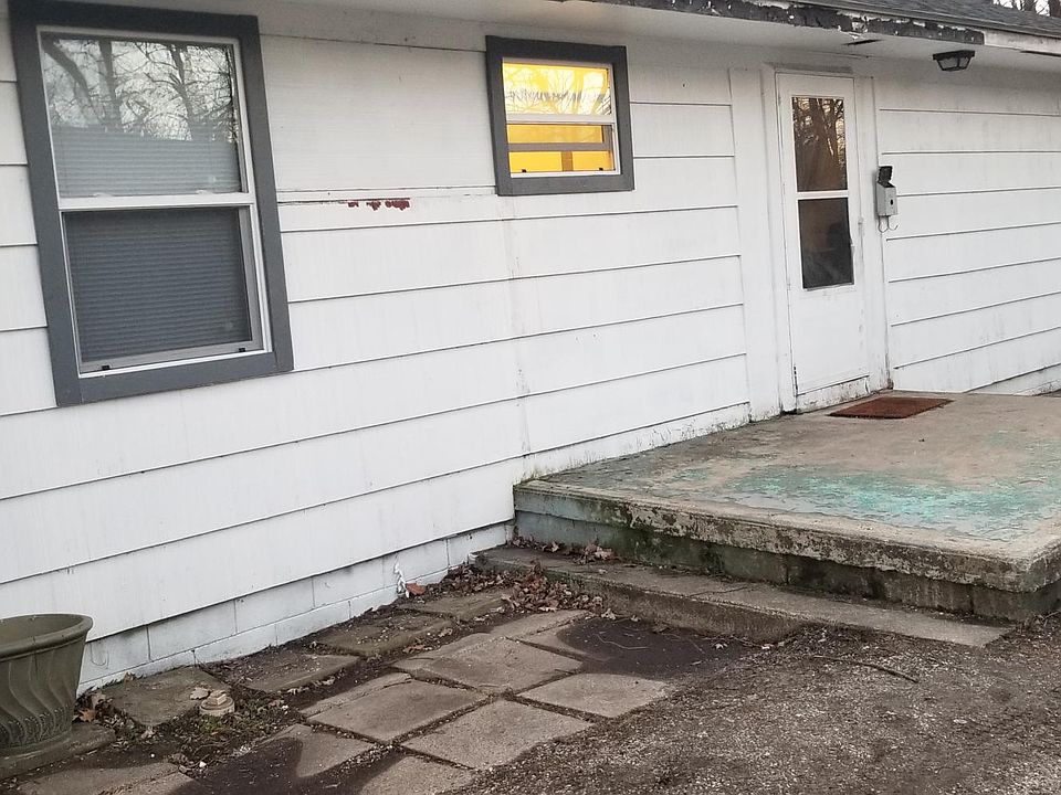 1st image of 3528 N Leland Ave