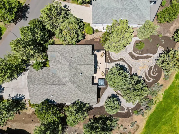 2948 NW Fairway Heights Dr, Bend, OR 97703
