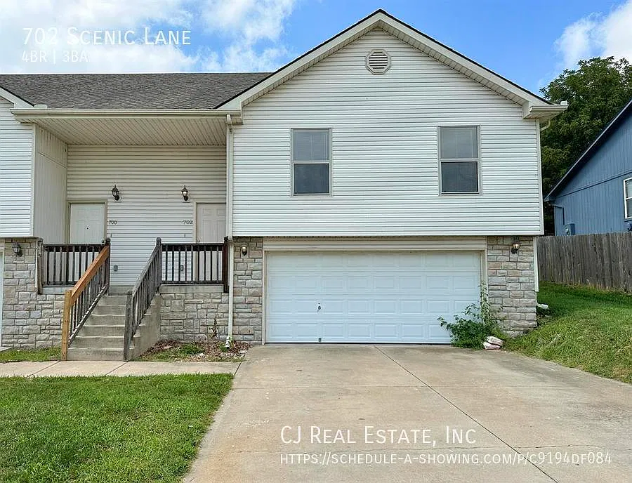 702 NW Scenic Ln