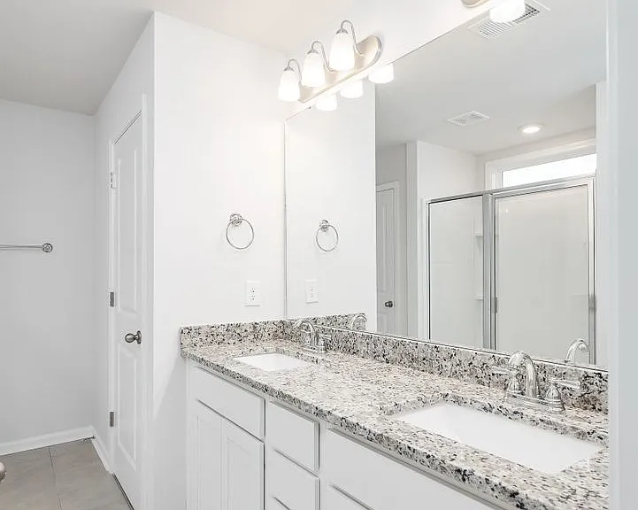 775 Justify Loop — Photo 22