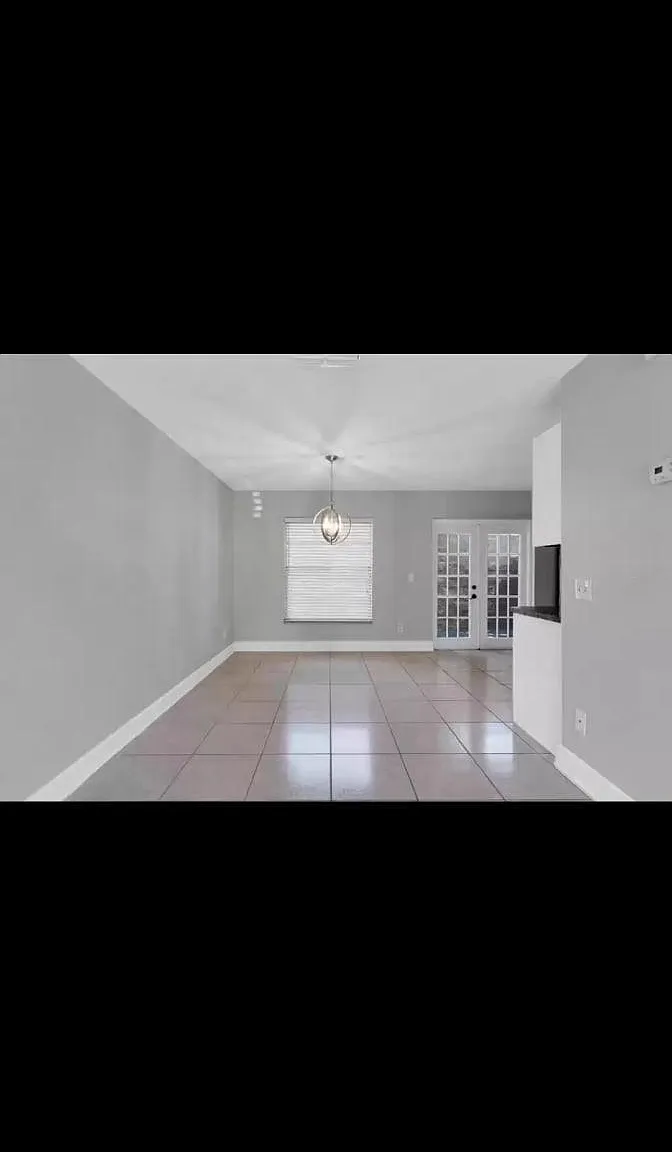 2 bed, 2.5 bath, 1100 sqft, $2,200 — Photo 3