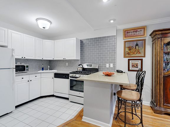 3rd image of 431 E 82nd St APT 6B