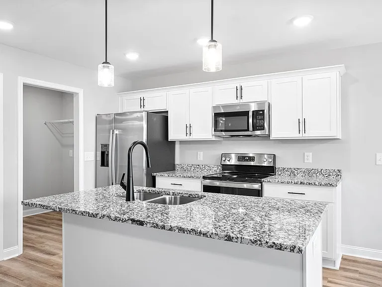 338 Galway Dr — Photo 10