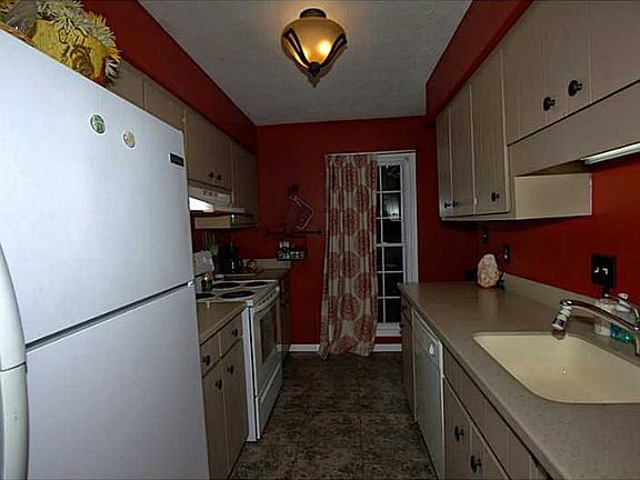 5th image of 1079 New Haven Dr