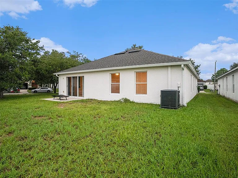 11440 Misty Isle Ln — Photo 24