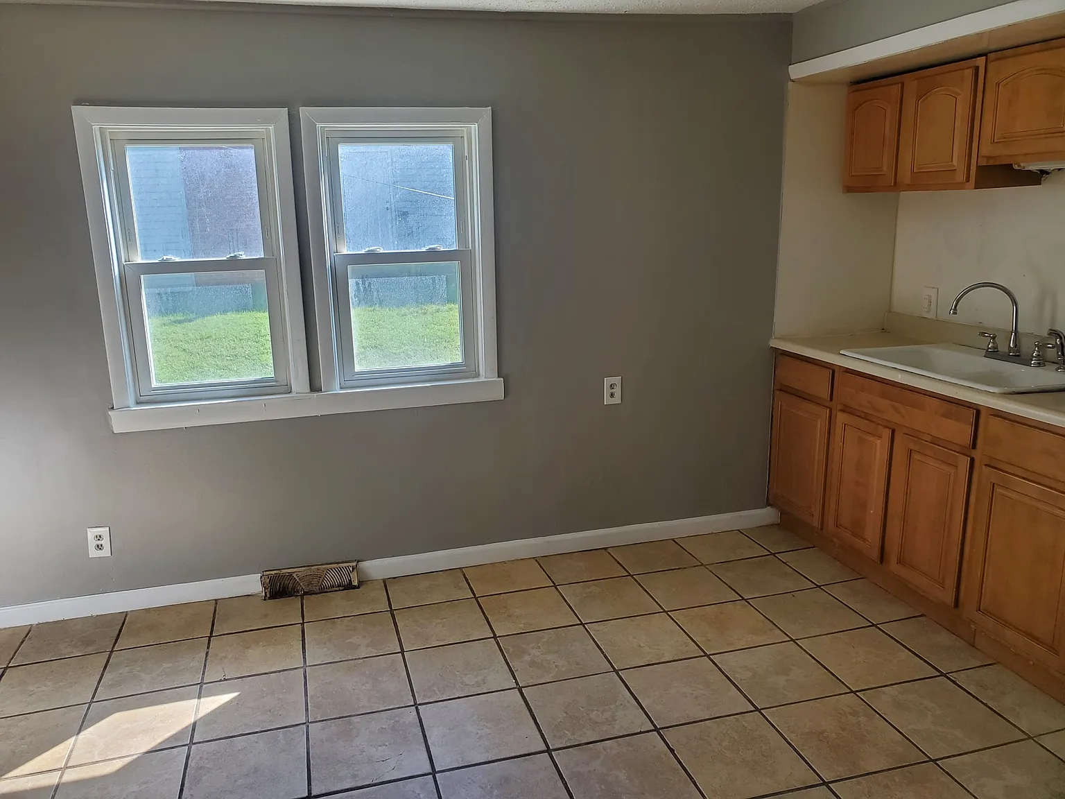 3 bed, 1178 sqft, $1,395 — Photo 2