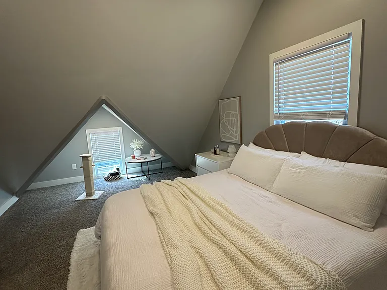 1804 W 45th St #2 — Photo 18