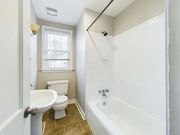 2513 Libbie Ave — Photo 14