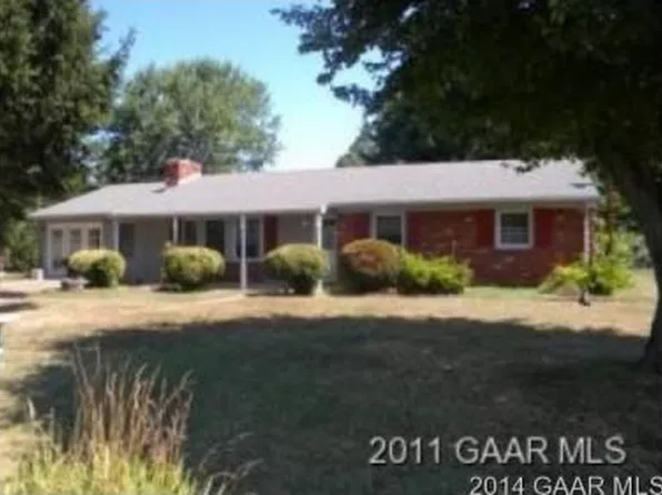 48 Sunny Ln, Stuarts Draft, VA 24477