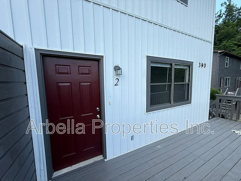 390 Erwin Hwy #2 — Photo 31