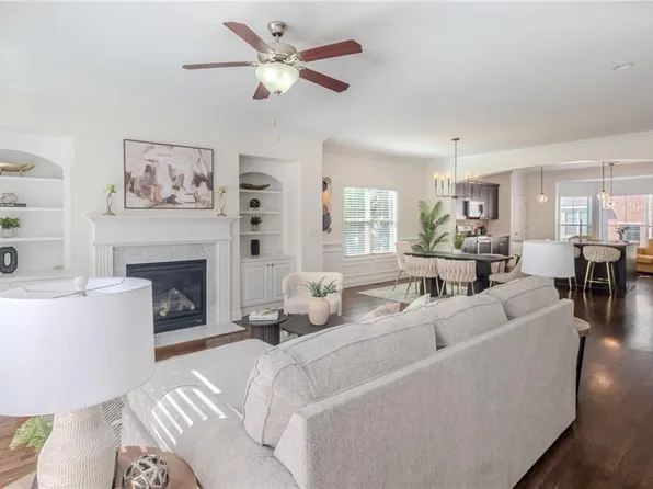 2171 W Village Ln SE, Smyrna, GA 30080