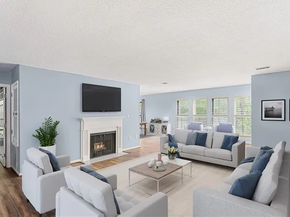 24214 Plantation Dr NE, Atlanta, GA 30324