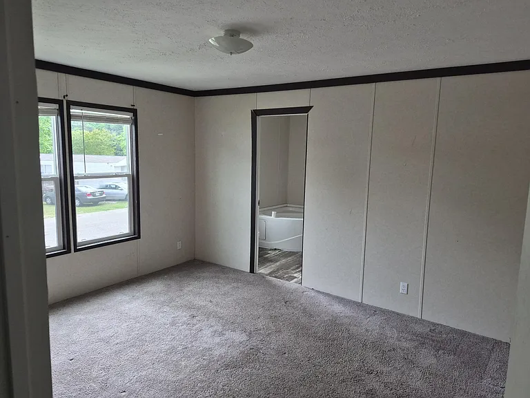 1 Thornwood Dr — Photo 6