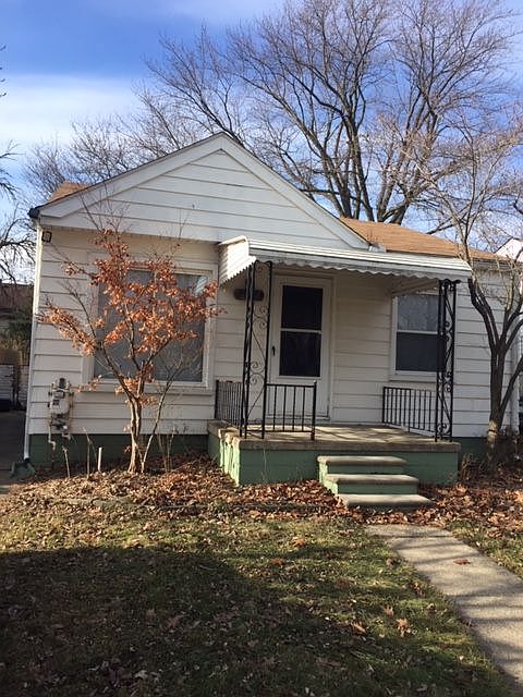 1st image of 22463 Oaklane St