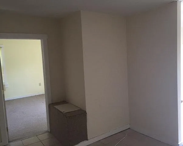 415 E 34th St — Photo 27