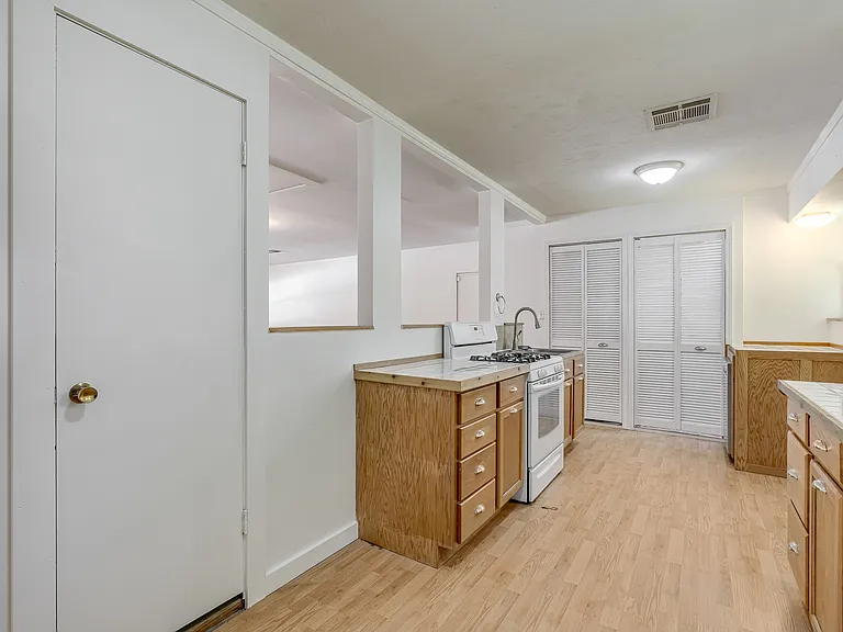 106 N Norman Ave — Photo 21