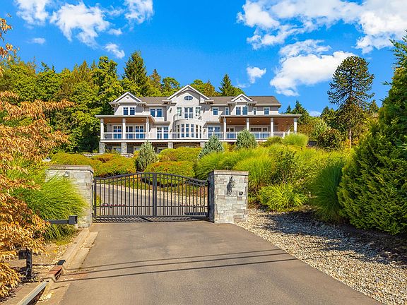 2nd image of 3202 E Lake Sammamish Pkwy NE