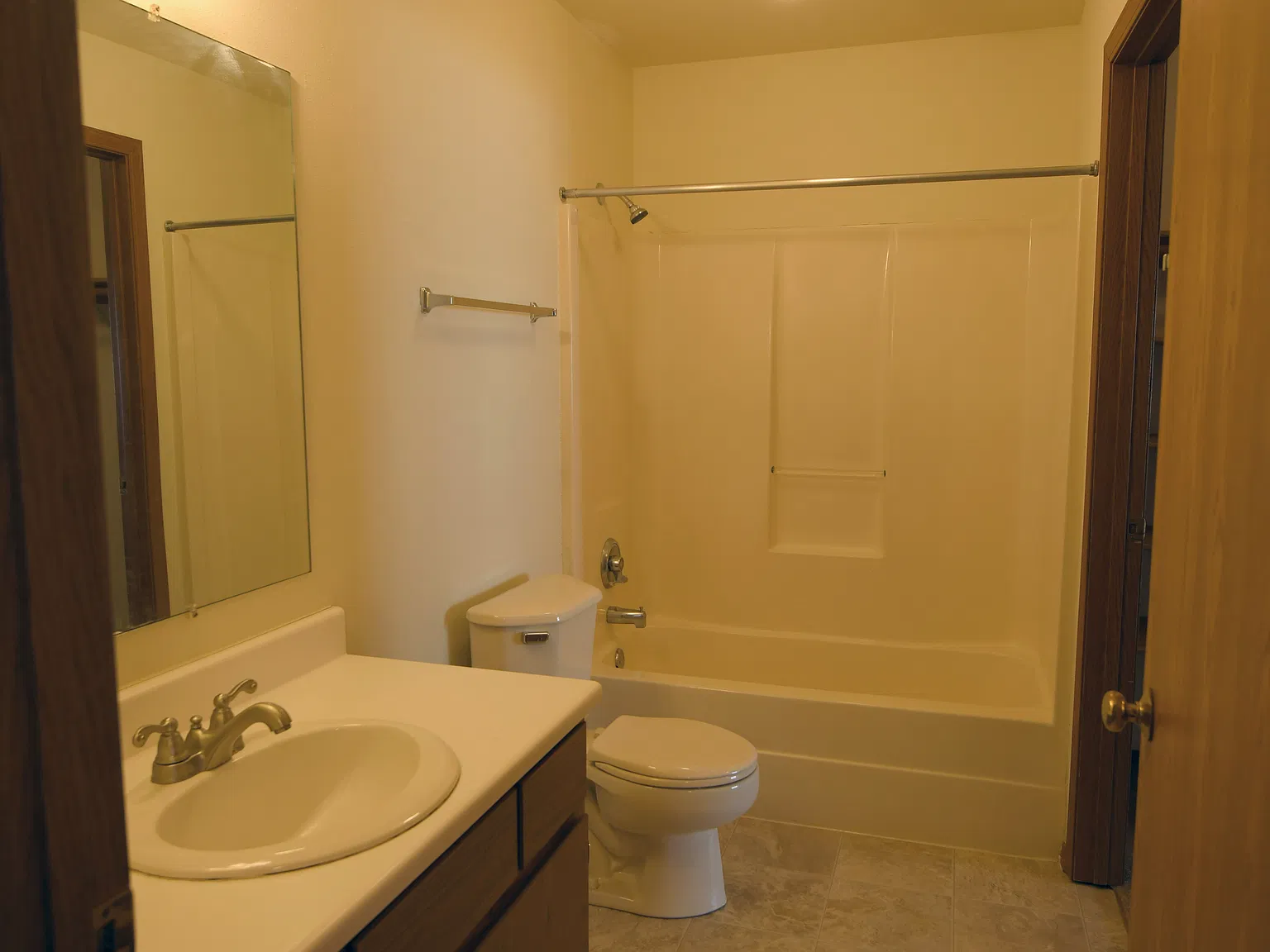 1 bed, $1,075 — Photo 3