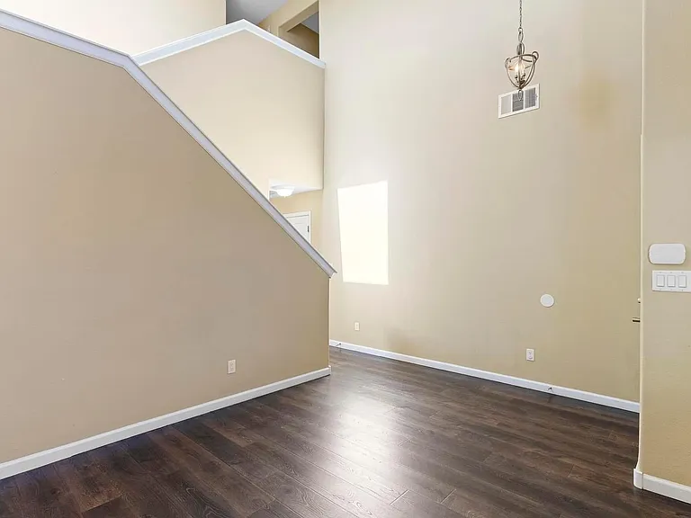 604 Loma Linda Loop NE — Photo 5