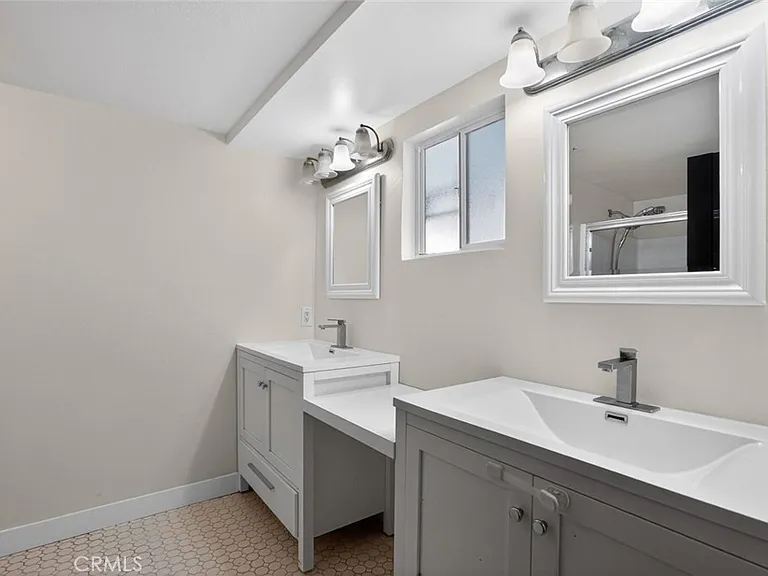 28131 Florence Ln — Photo 23