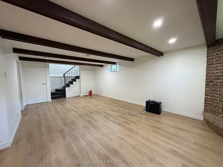 12 Wardencourt Dr #LOWER — Photo 19