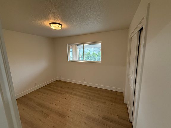 4th image of 302 3rd St #1