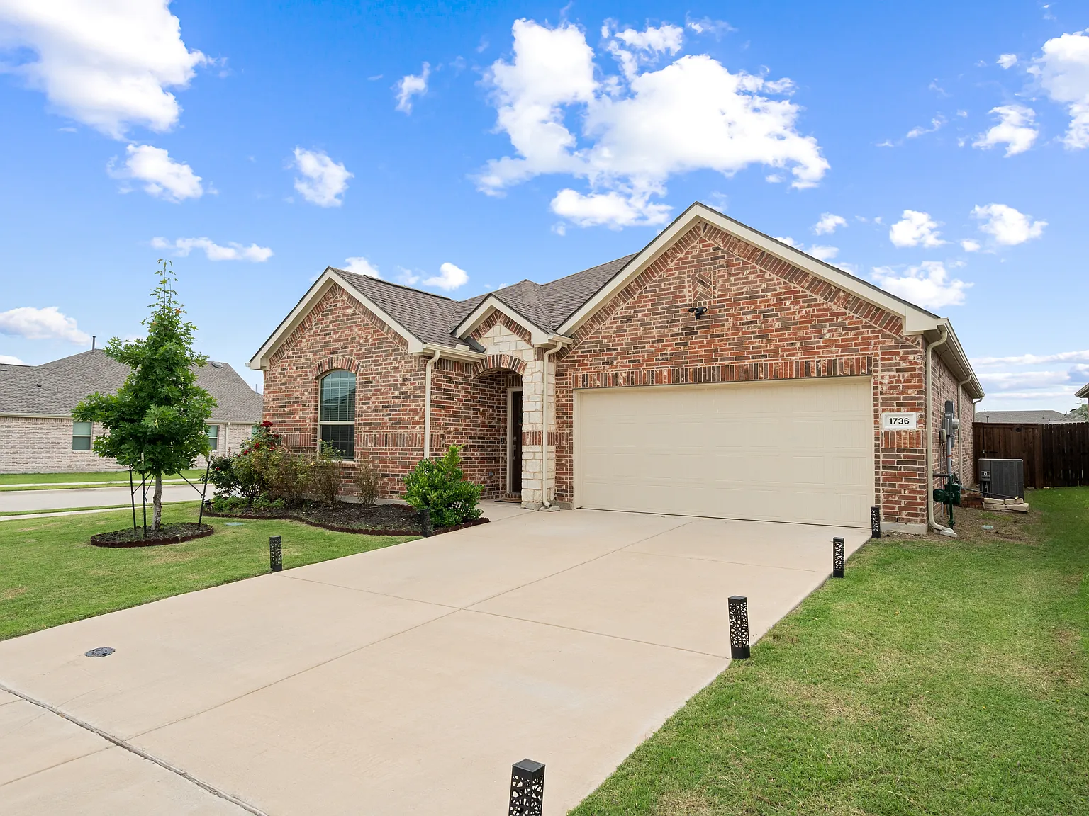 3 bed, 1629 sqft, $2,200 — Photo 2