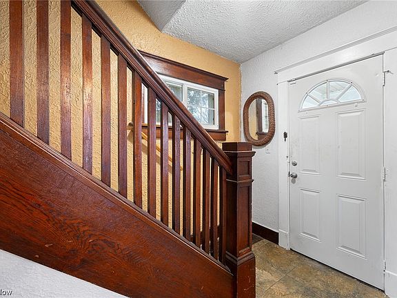 2nd image of 1661 Mayfield Ave