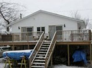 1311 Nippersink Dr, Spring Grove, IL 60081